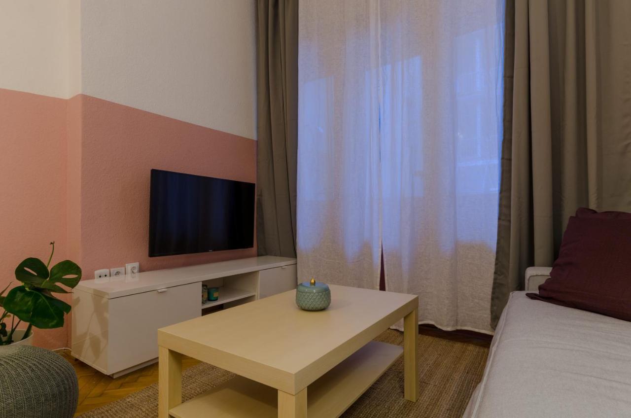 Studio Next To Kiraly Street Kd11 Daire Budapeşte Dış mekan fotoğraf